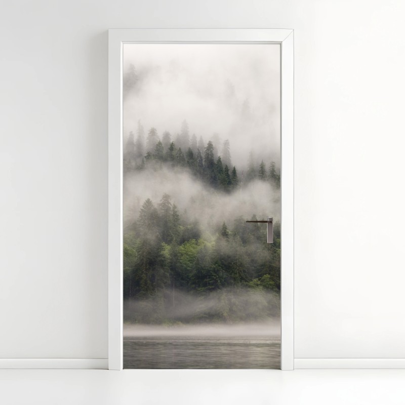 Adesivo per porta nebbia tra le conifere di British Columbia