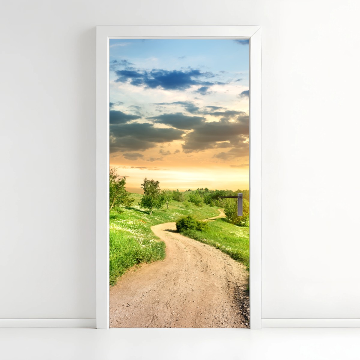 Adesivo per porta sentiero di campagna al tramonto dorato • Wallissimo®