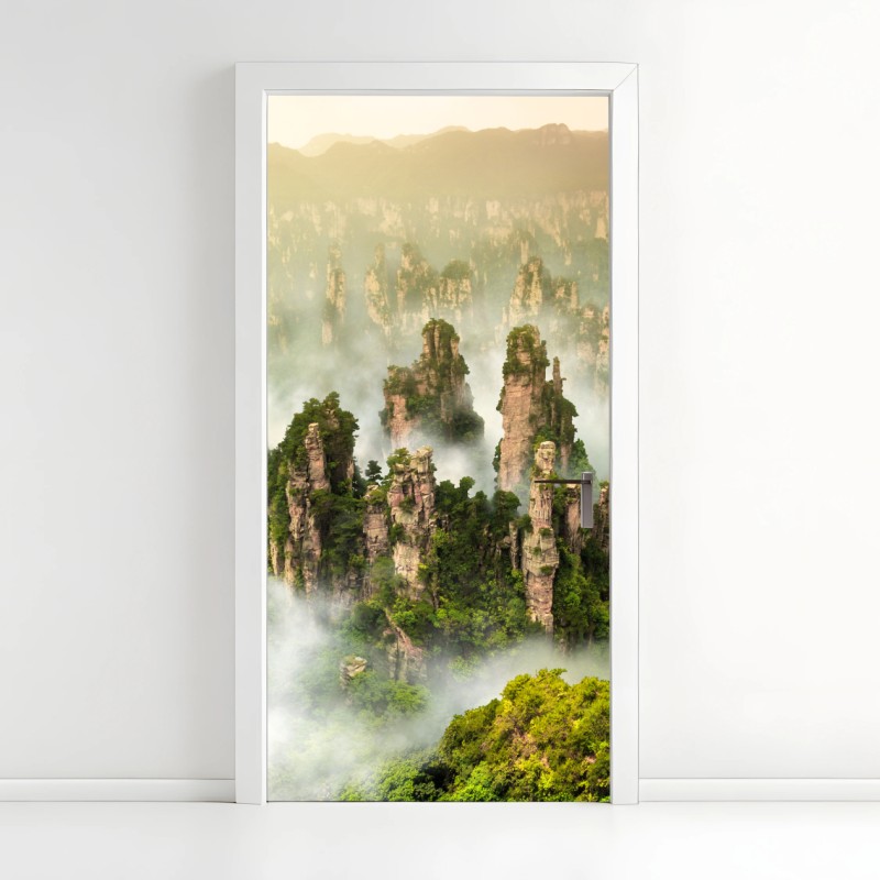 Adesivo per porta panorama mistico dei pinnacoli di Zhangjiajie