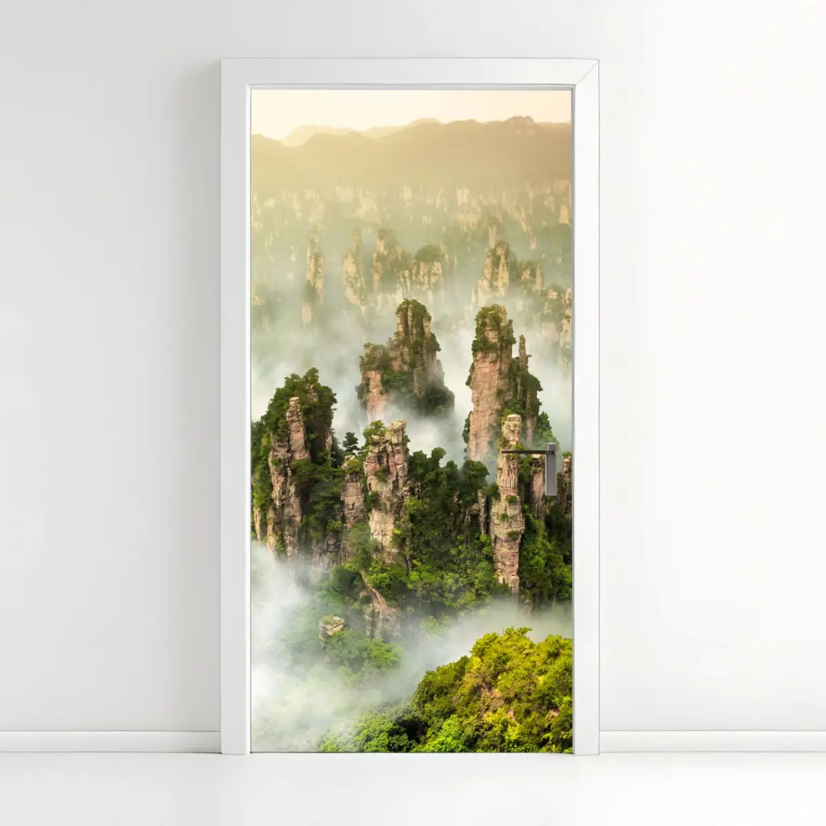 Adesivo per porta panorama mistico dei pinnacoli di Zhangjiajie • Wallissimo®
