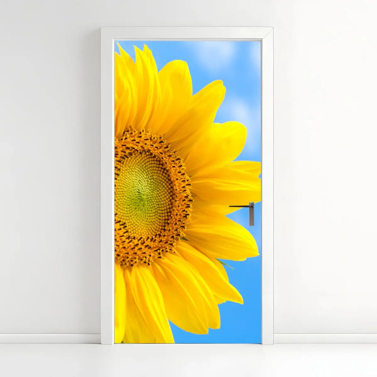 Adesivo per porta girasole brillante su cielo azzurro • Wallissimo®