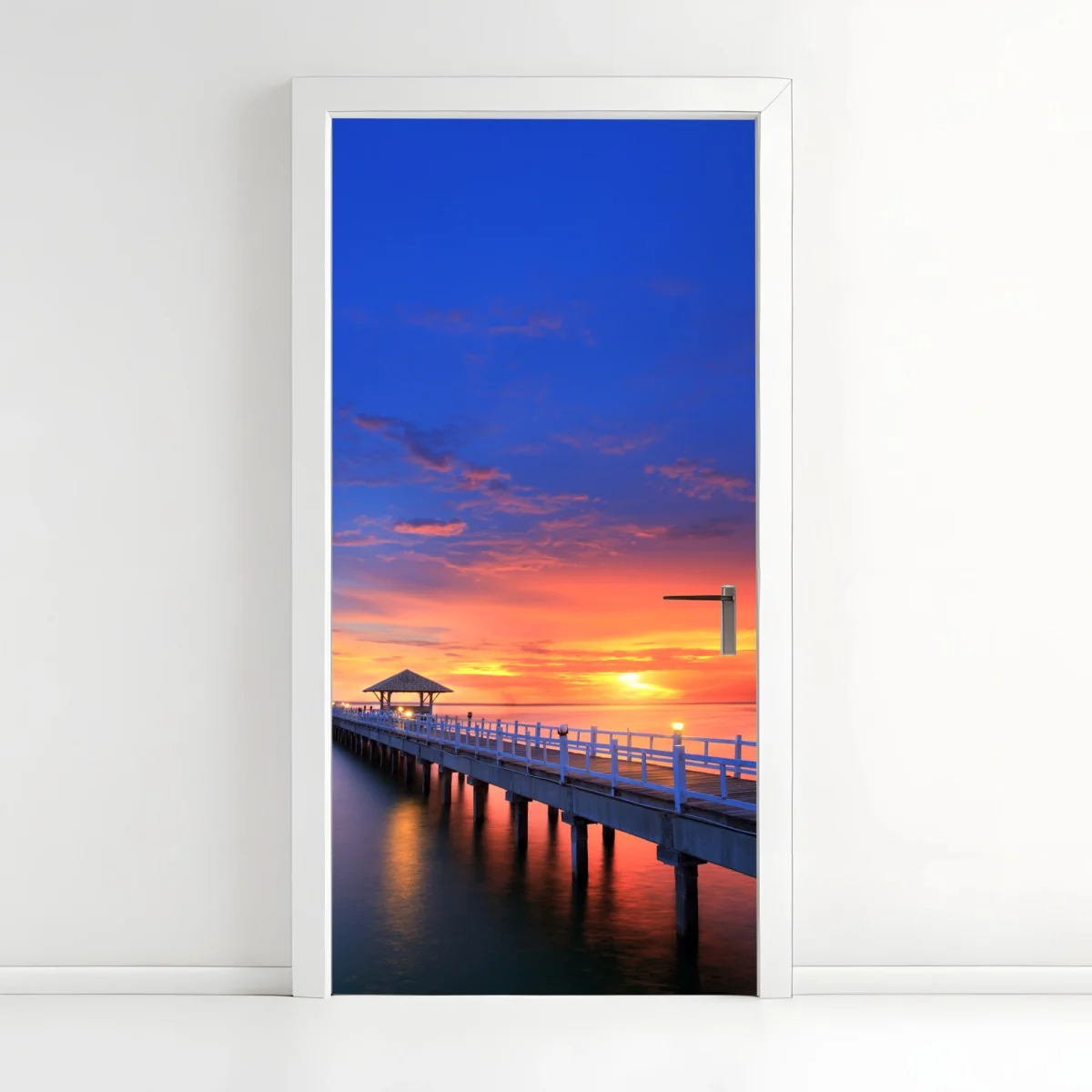 Adesivo per porta molo al tramonto sul mare • Wallissimo® Adesivo per porta molo al tramonto sul mare • Wallissimo®