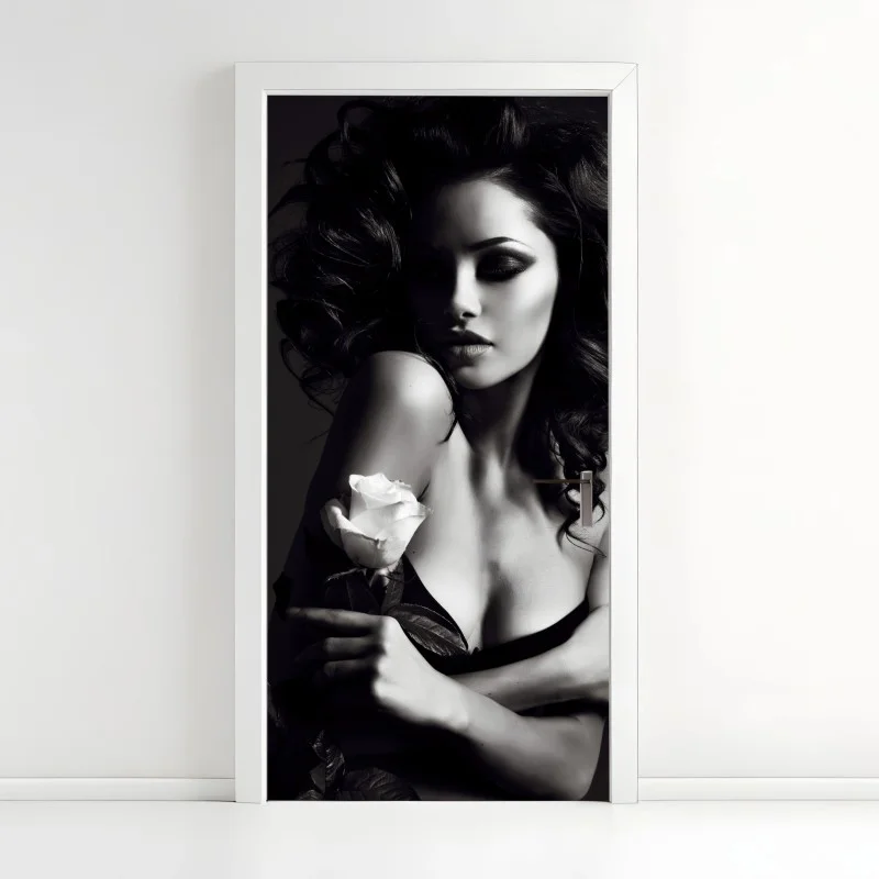 Adesivo per porta eleganza senza tempo in bianco e nero