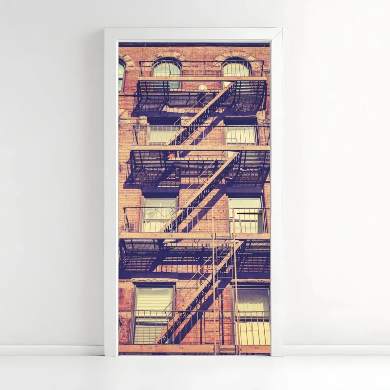 Adesivo per porta facciata di New York con scale antincendio vintage