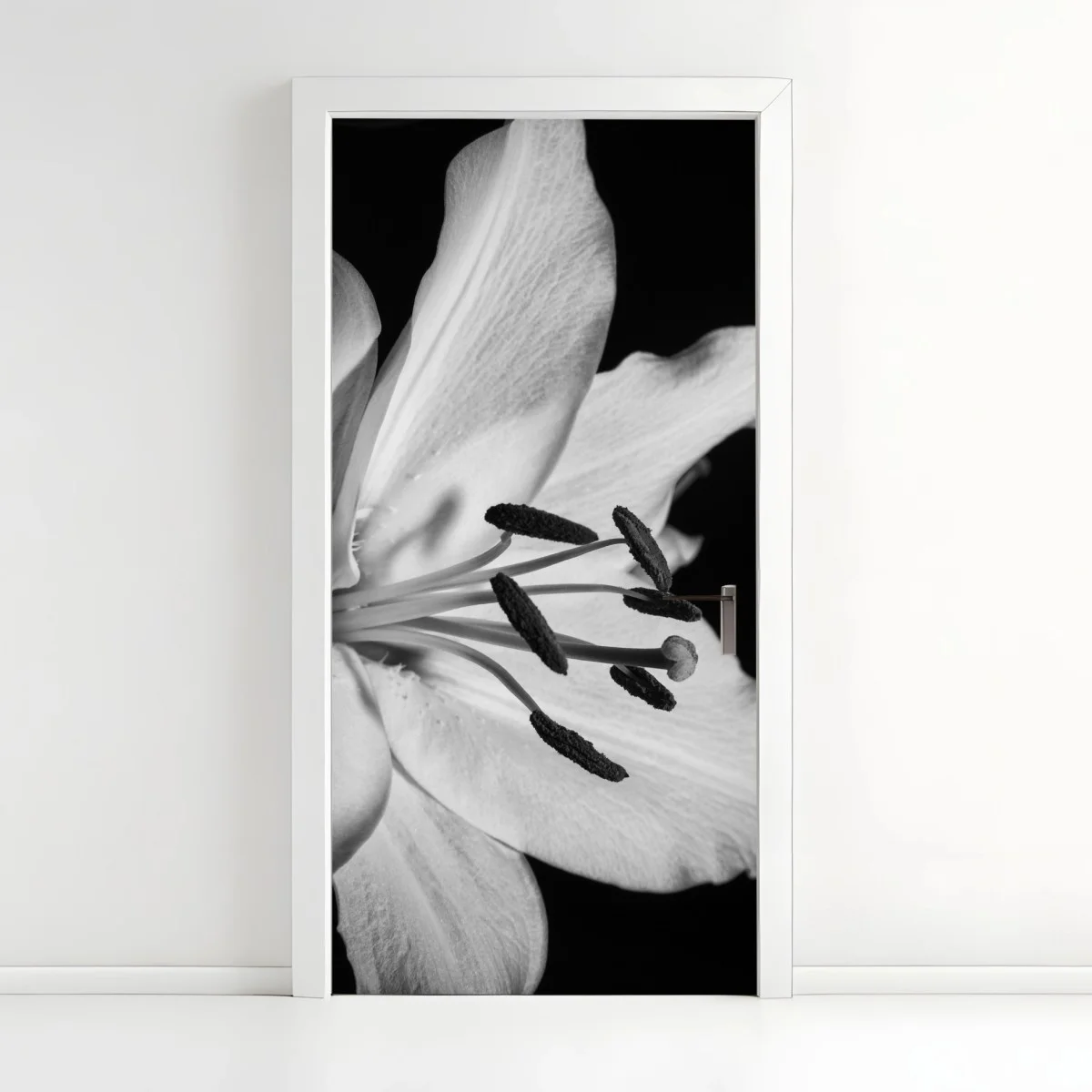 Adesivo per porta eleganza floreale in bianco e nero • Wallissimo® Adesivo per porta eleganza floreale in bianco e nero • Wallissimo®