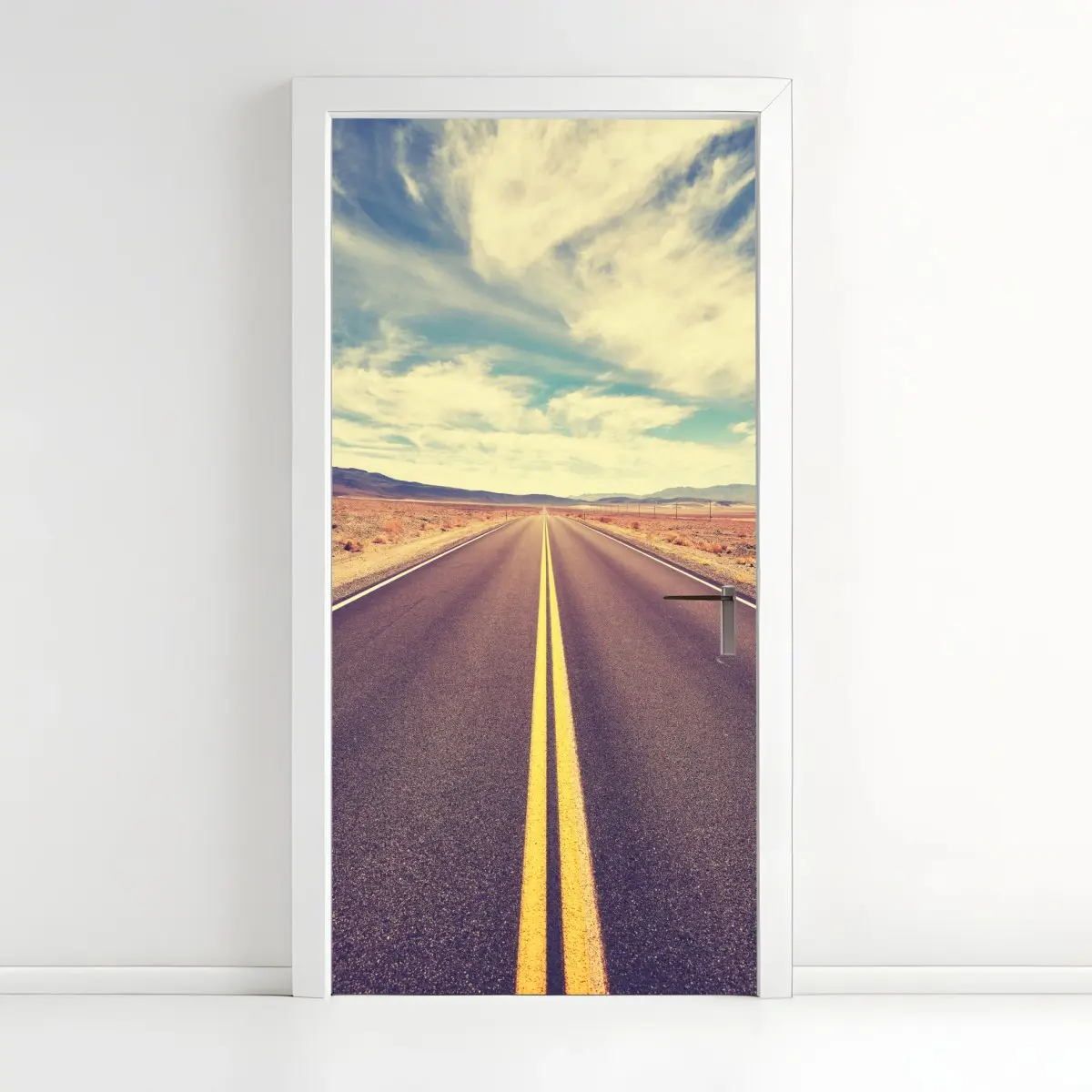 Adesivo per porta strada infinita nel deserto della Valle della Morte, California • Wallissimo®