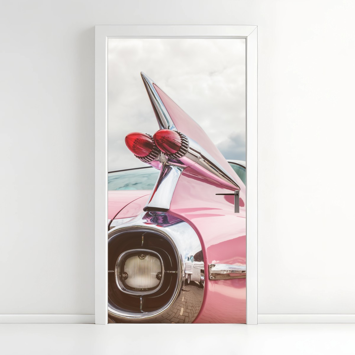 Adesivo per porta eleganza retrò: coda a pinna di auto d'epoca • Wallissimo®