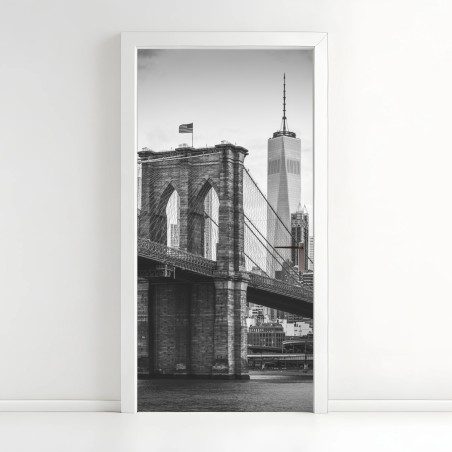 Adesivo per porta ponte di Brooklyn e skyline di New York in bianco e nero • Wallissimo®