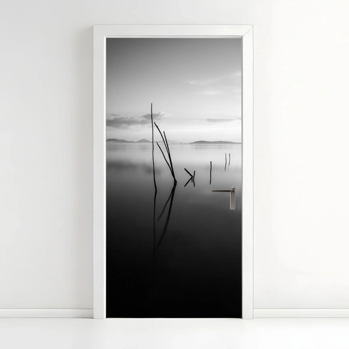 Adesivo per porta riflessi silenziosi sul lago • Wallissimo® Adesivo per porta riflessi silenziosi sul lago • Wallissimo®