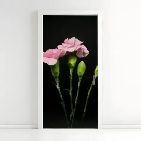 Adesivo per porta garofani rosa su sfondo nero • Wallissimo®