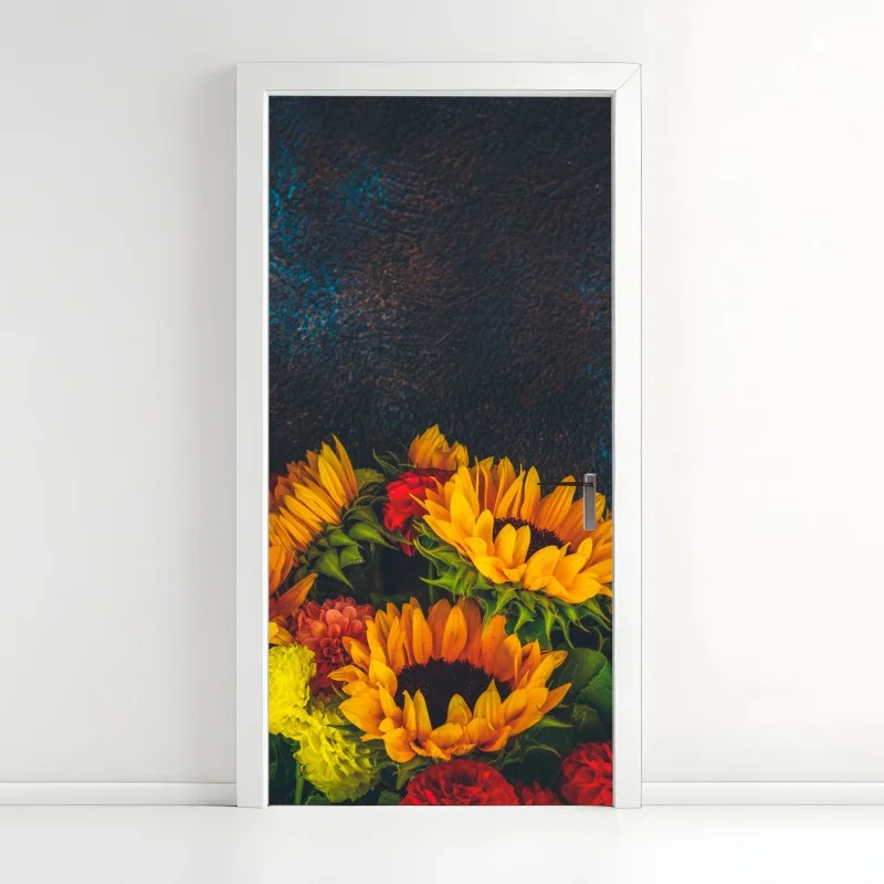 Adesivo per porta girasoli vivaci su sfondo scuro