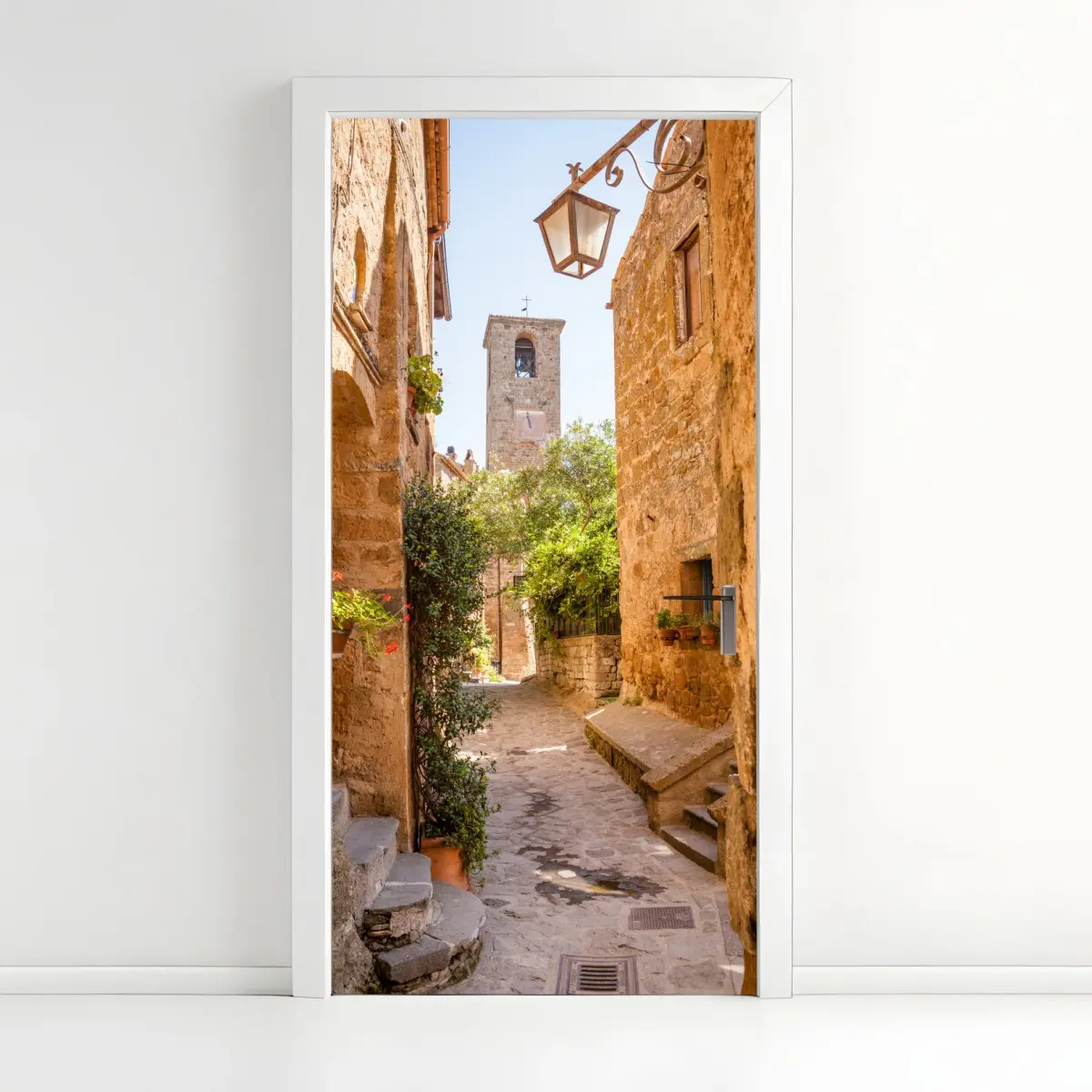 Adesivo per porta vicolo medievale a Civita di Bagnoregio • Wallissimo®