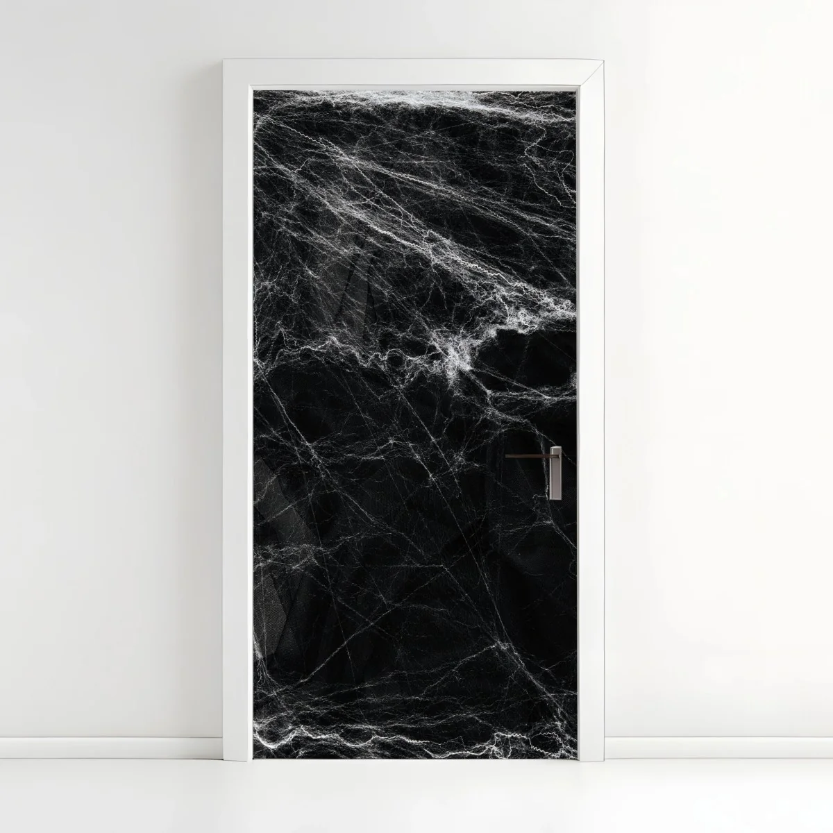 Adesivo per porta ragnatela spettrale su sfondo nero • Wallissimo® Adesivo per porta ragnatela spettrale su sfondo nero • Wallissimo®