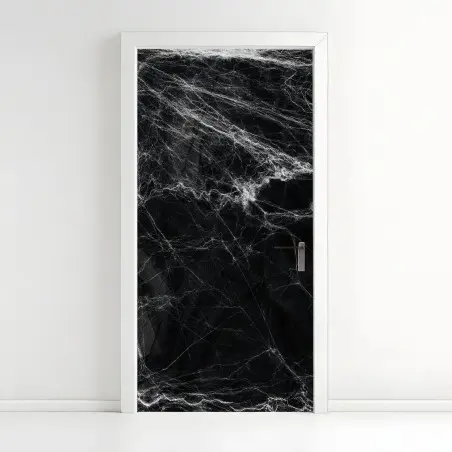 Adesivo per porta ragnatela spettrale su sfondo nero • Wallissimo®