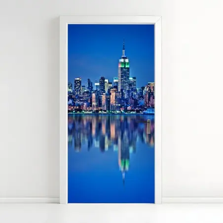Adesivo per porta riflessi notturni sullo skyline di New York • Wallissimo®