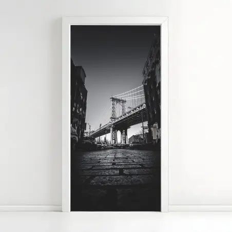 Adesivo per porta panorama urbano sotto il ponte di Manhattan • Wallissimo®