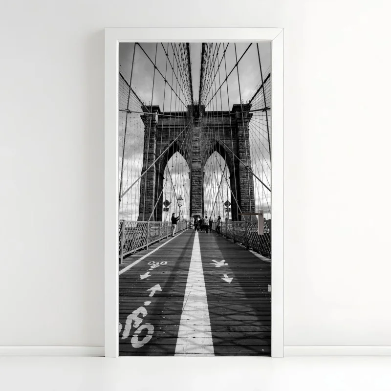 Adesivo per porta ponte di Brooklyn: prospettiva in bianco e nero