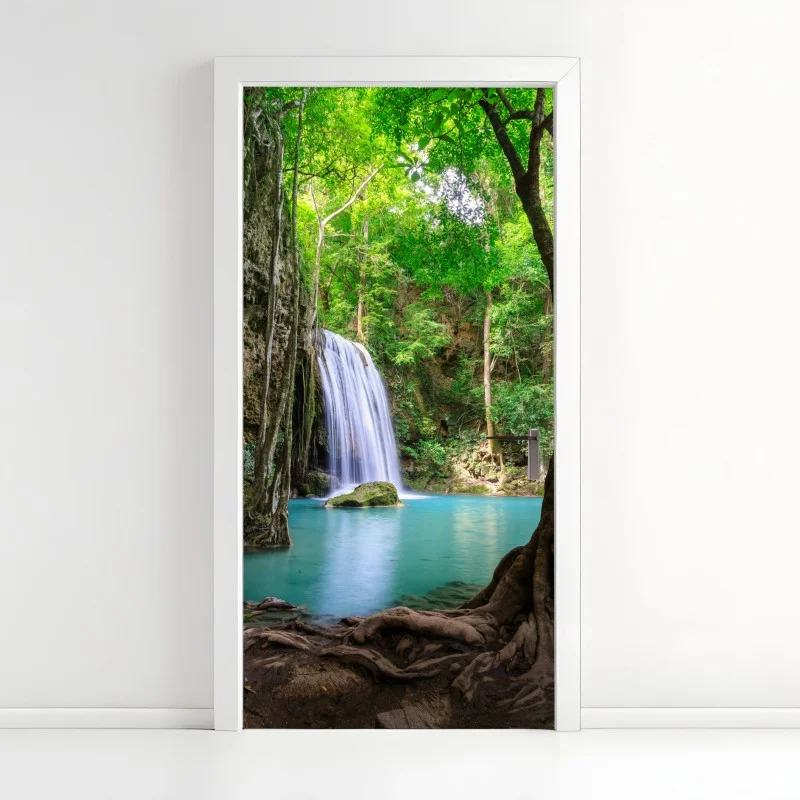 Adesivo per porta oasi verde della cascata di Erawan