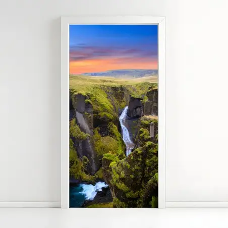 Adesivo per porta panorama mozzafiato del canyon di Fjadrargljufur • Wallissimo®