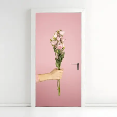 Adesivo per porta bouquet rosa elegante su sfondo pastello • Wallissimo®