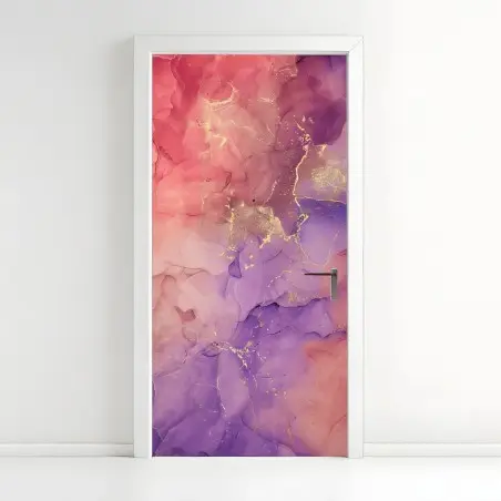 Adesivo per porta marmo liquido rosa e viola con venature dorate • Wallissimo®