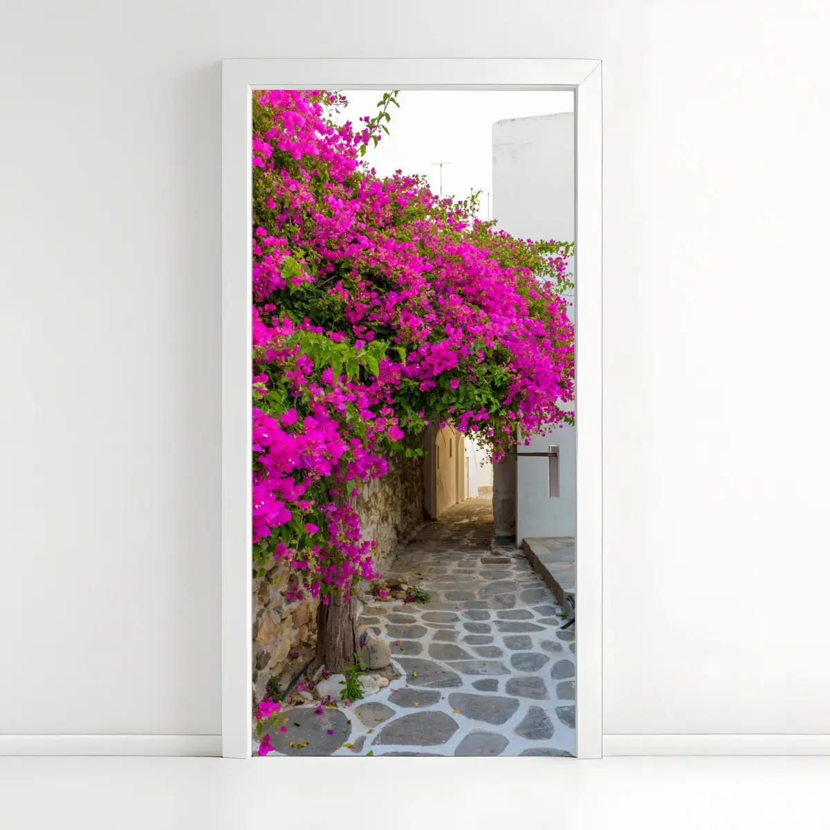 Adesivo per porta angolo fiorito di Naousa, Paros • Wallissimo®