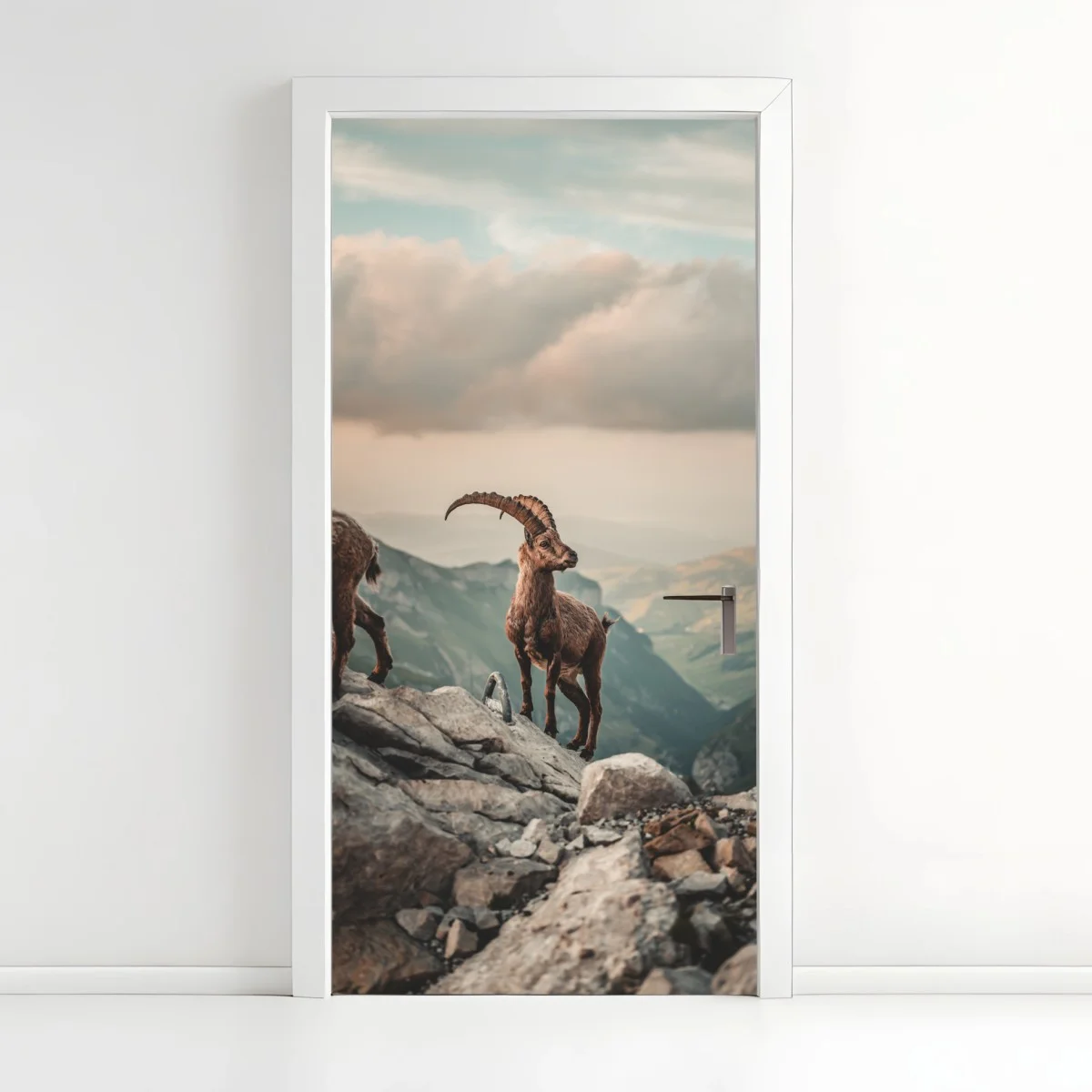 Adesivo per porta stambecco sulle creste rocciose al tramonto • Wallissimo® Adesivo per porta stambecco sulle creste rocciose al tramonto • Wallissimo®
