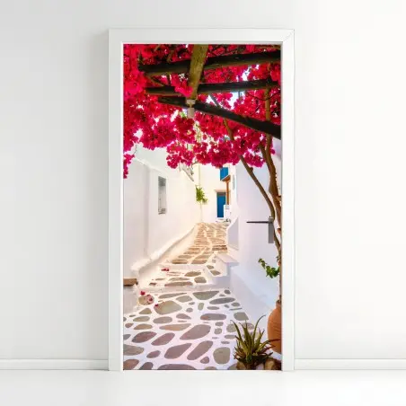 Adesivo per porta vicolo fiorito mediterraneo con bouganville • Wallissimo®