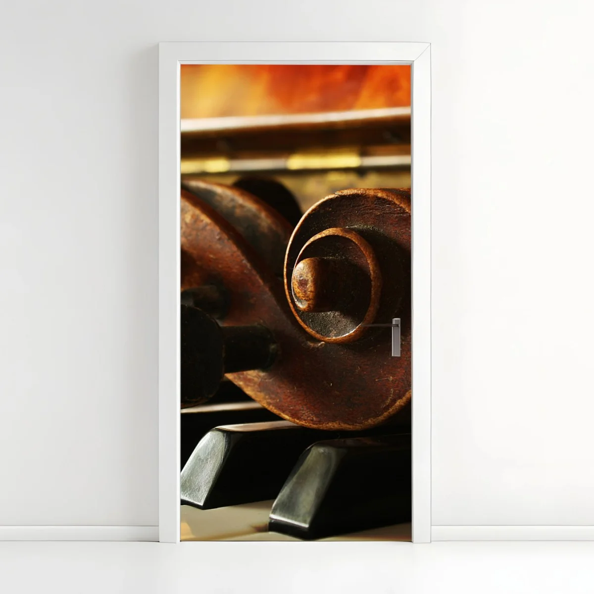 Adesivo per porta contrasto musicale: violino sui tasti del pianoforte • Wallissimo® Adesivo per porta contrasto musicale: violino sui tasti del pianoforte • Wallissimo®