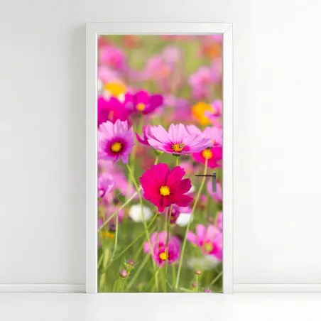 Adesivo per porta campo di cosmee rosa • Wallissimo®