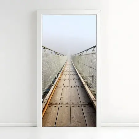 Adesivo per porta passerella sospesa nella nebbia • Wallissimo®