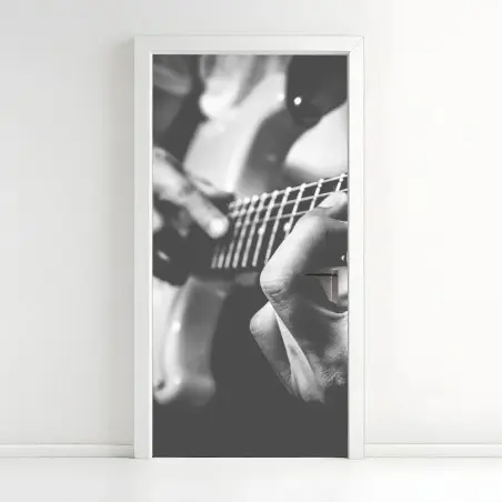 Adesivo per porta dettaglio di chitarra elettrica in bianco e nero • Wallissimo®