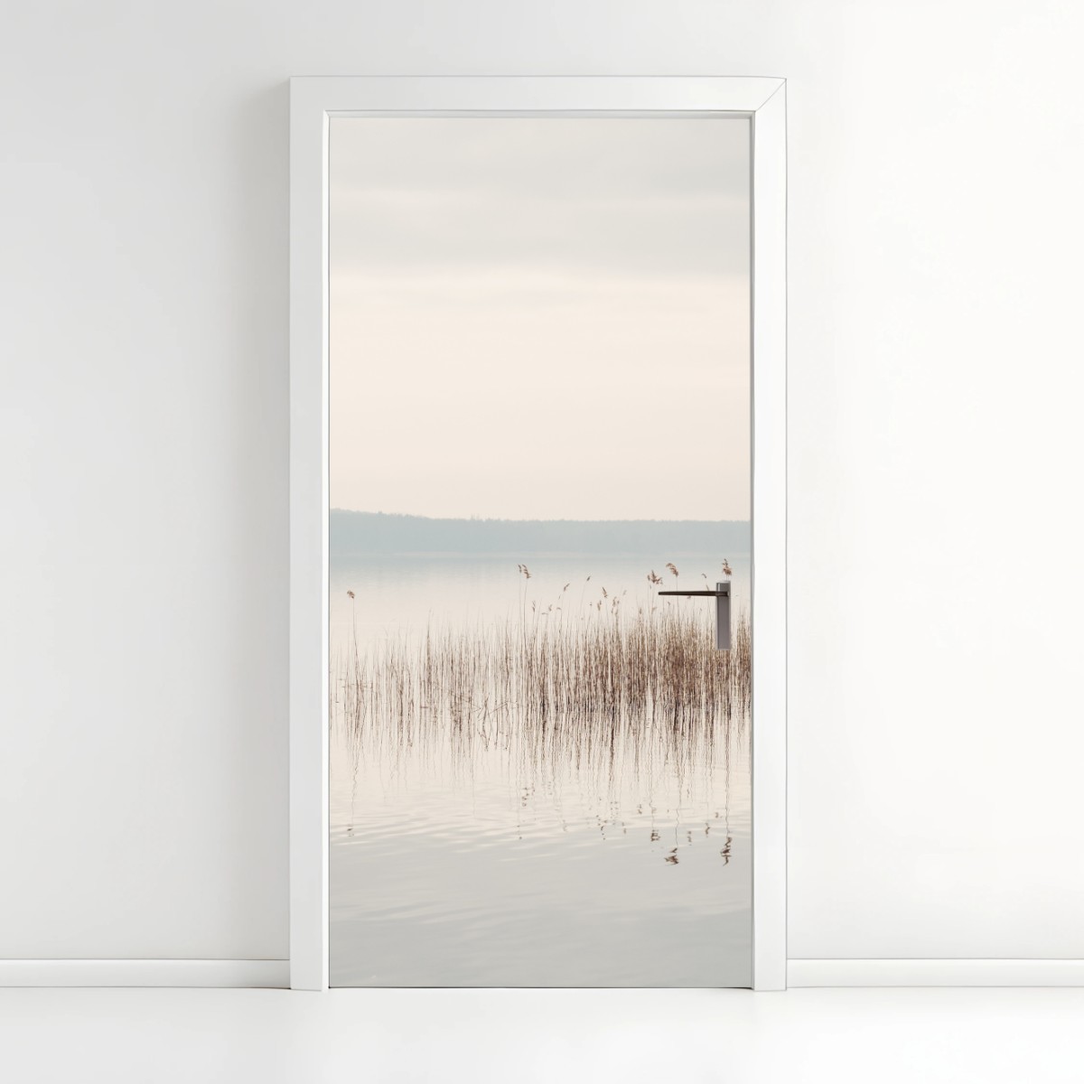 Adesivo per porta orizzonte di canneto e riflessi • Wallissimo®
