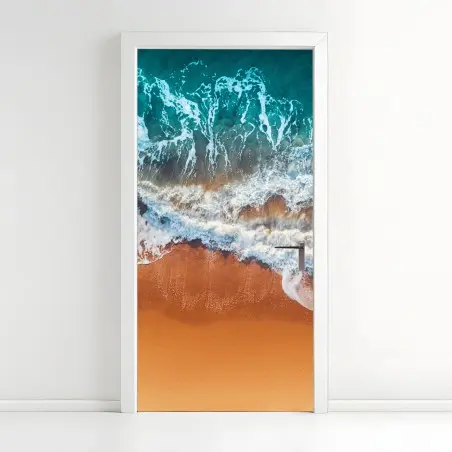 Adesivo per porta abbraccio del mare sulla spiaggia • Wallissimo®