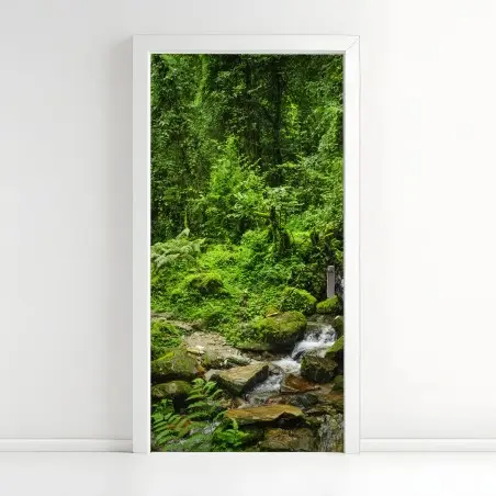 Adesivo per porta rifugio verde nella foresta pluviale • Wallissimo®