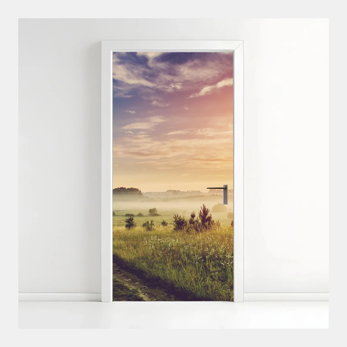 Adesivo per porta mattina nebbiosa nella campagna dorata • Wallissimo® Adesivo per porta mattina nebbiosa nella campagna dorata • Wallissimo®