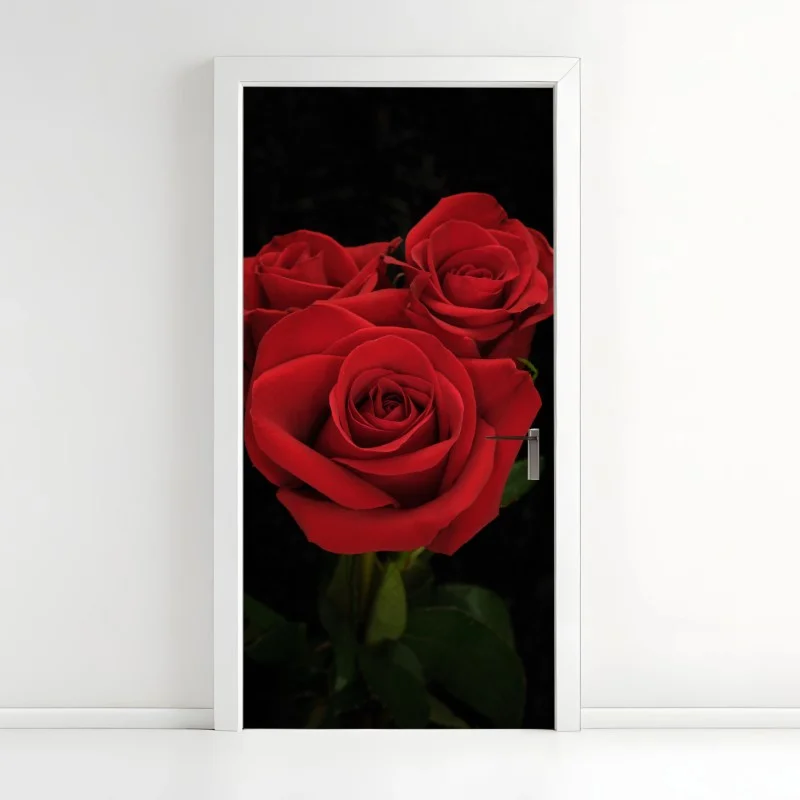 Adesivo per porta eleganza di rose rosse su sfondo nero