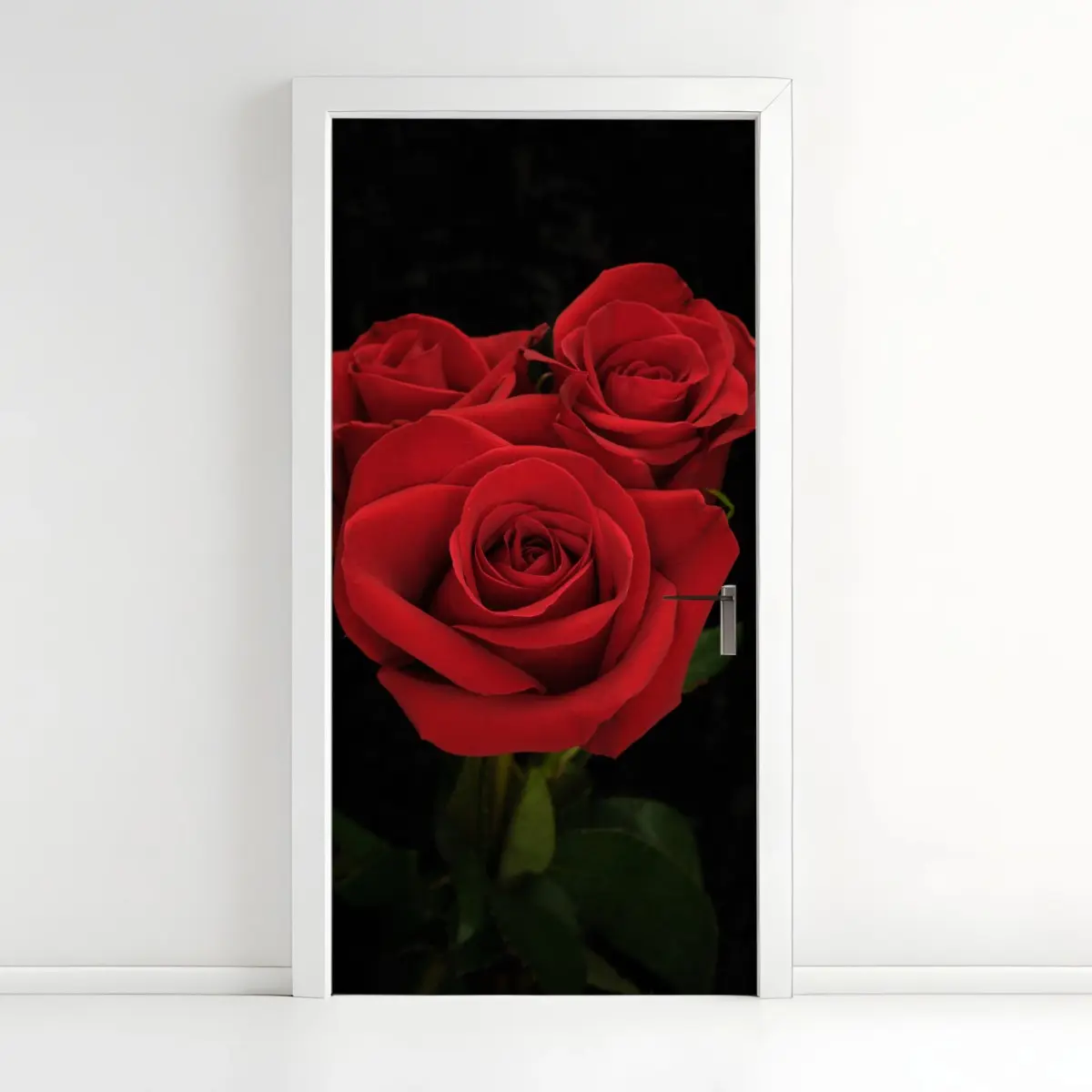 Adesivo per porta eleganza di rose rosse su sfondo nero • Wallissimo®