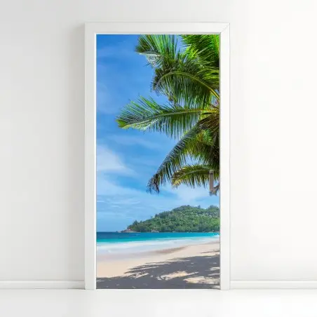 Adesivo per porta oasi tropicale con palme e mare turchese • Wallissimo®