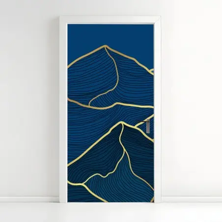 Adesivo per porta montagne dorate su sfondo blu • Wallissimo®