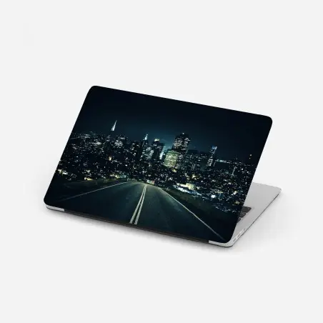 Adesivo per laptop strada verso la città moderna illuminata • Wallissimo®