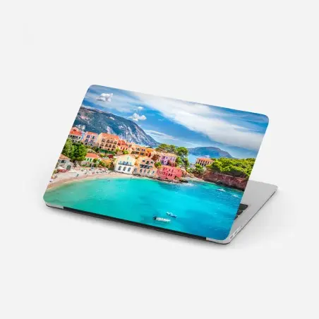 Adesivo per laptop Assos: scorcio di Kefalonia sul mare turchese • Wallissimo®