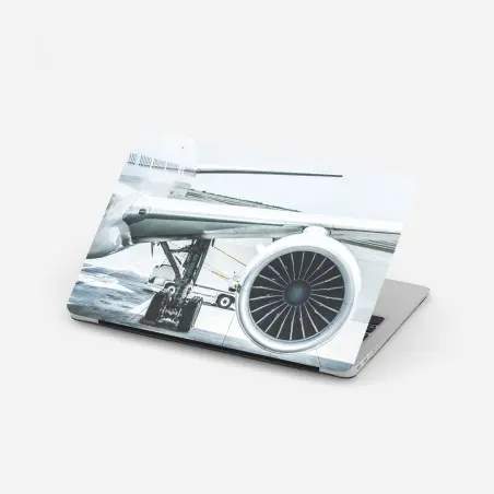 Adesivo per laptop dettaglio motore d'aereo al gate • Wallissimo®