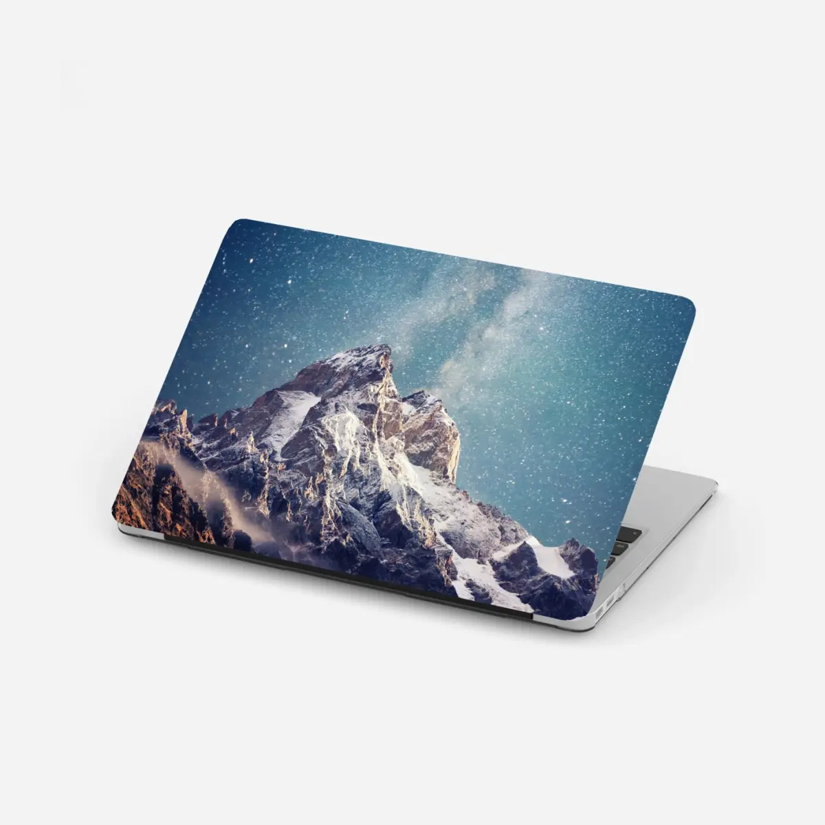 Adesivo per laptop montagna Ushba sotto il cielo stellato • Wallissimo®