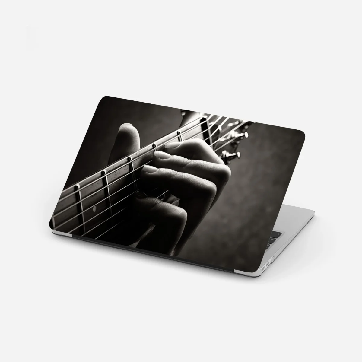 Adesivo per laptop mano sul manico: armonia in bianco e nero • Wallissimo® Adesivo per laptop mano sul manico: armonia in bianco e nero • Wallissimo®