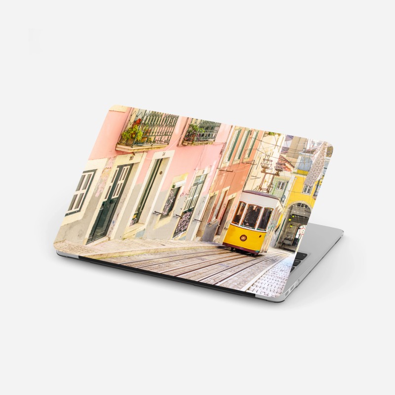 Adesivo per laptop tram giallo per le strade di Lisbona