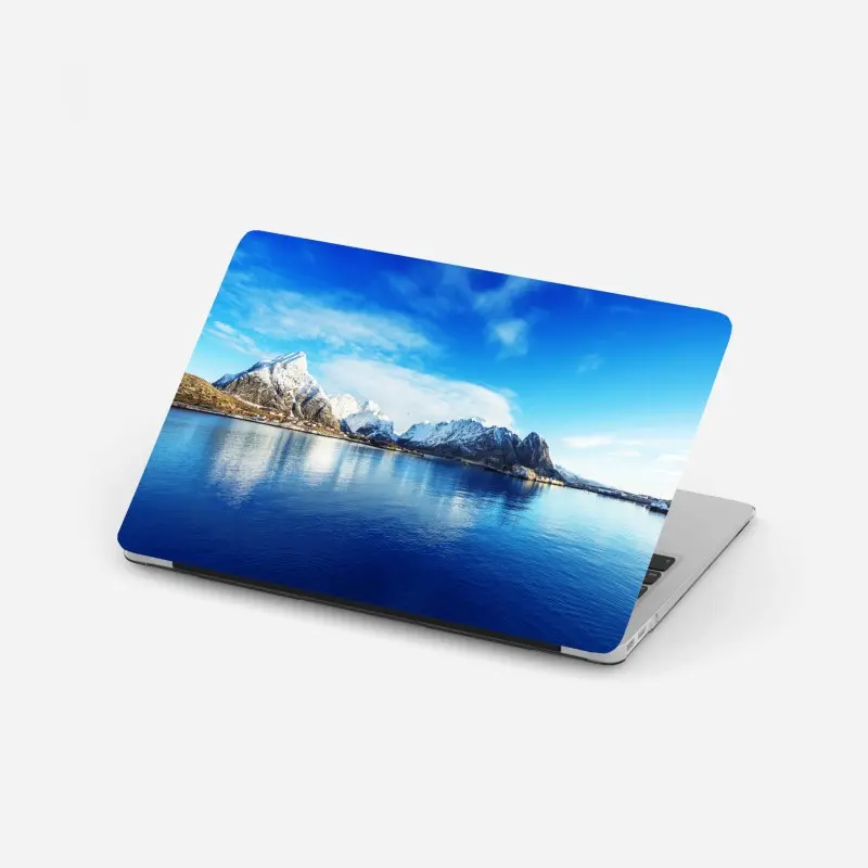 Adesivo per laptop panorama innevato di Reine alle isole Lofoten, Norvegia