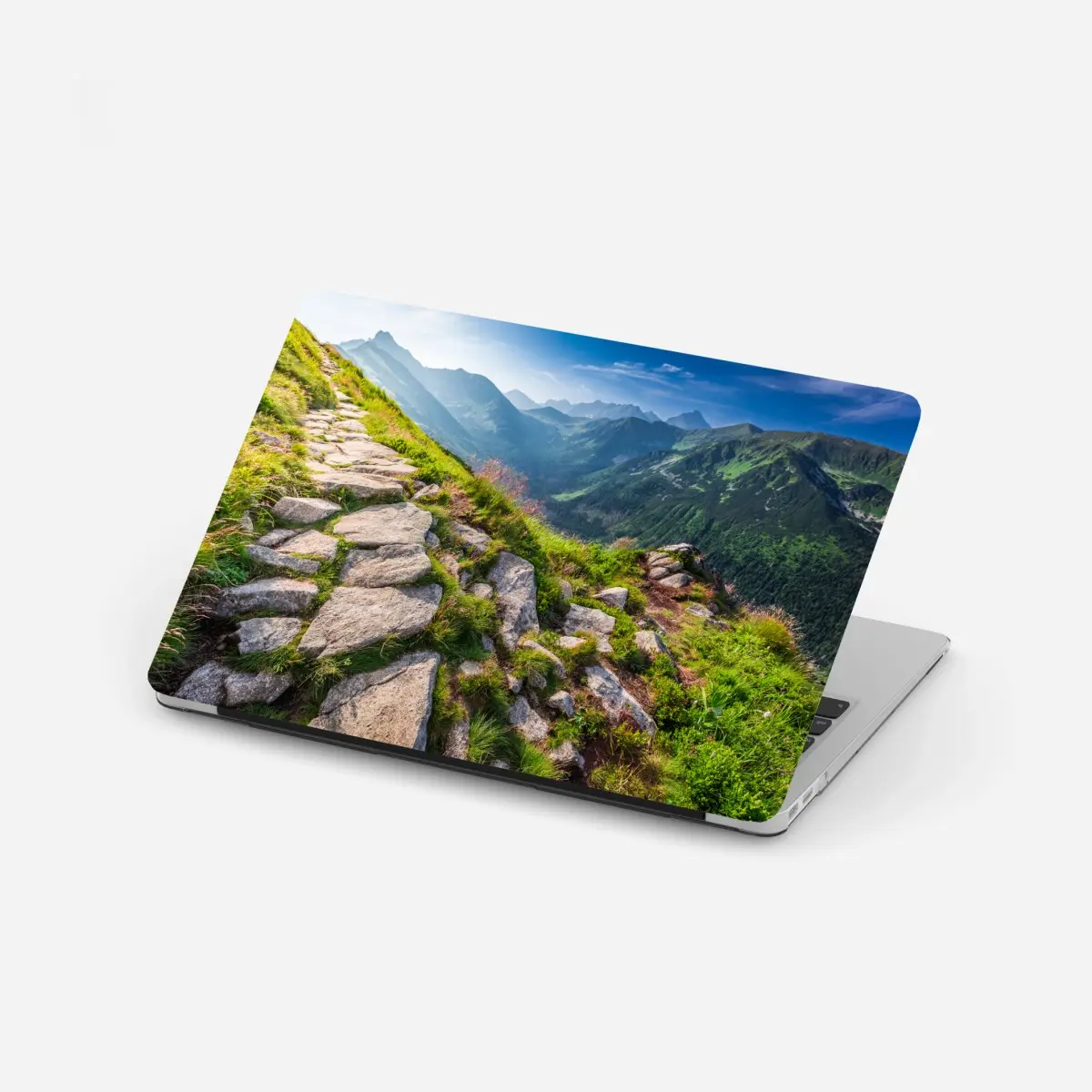 Adesivo per laptop alba sui Tatra: sentiero panoramico tra le cime • Wallissimo®