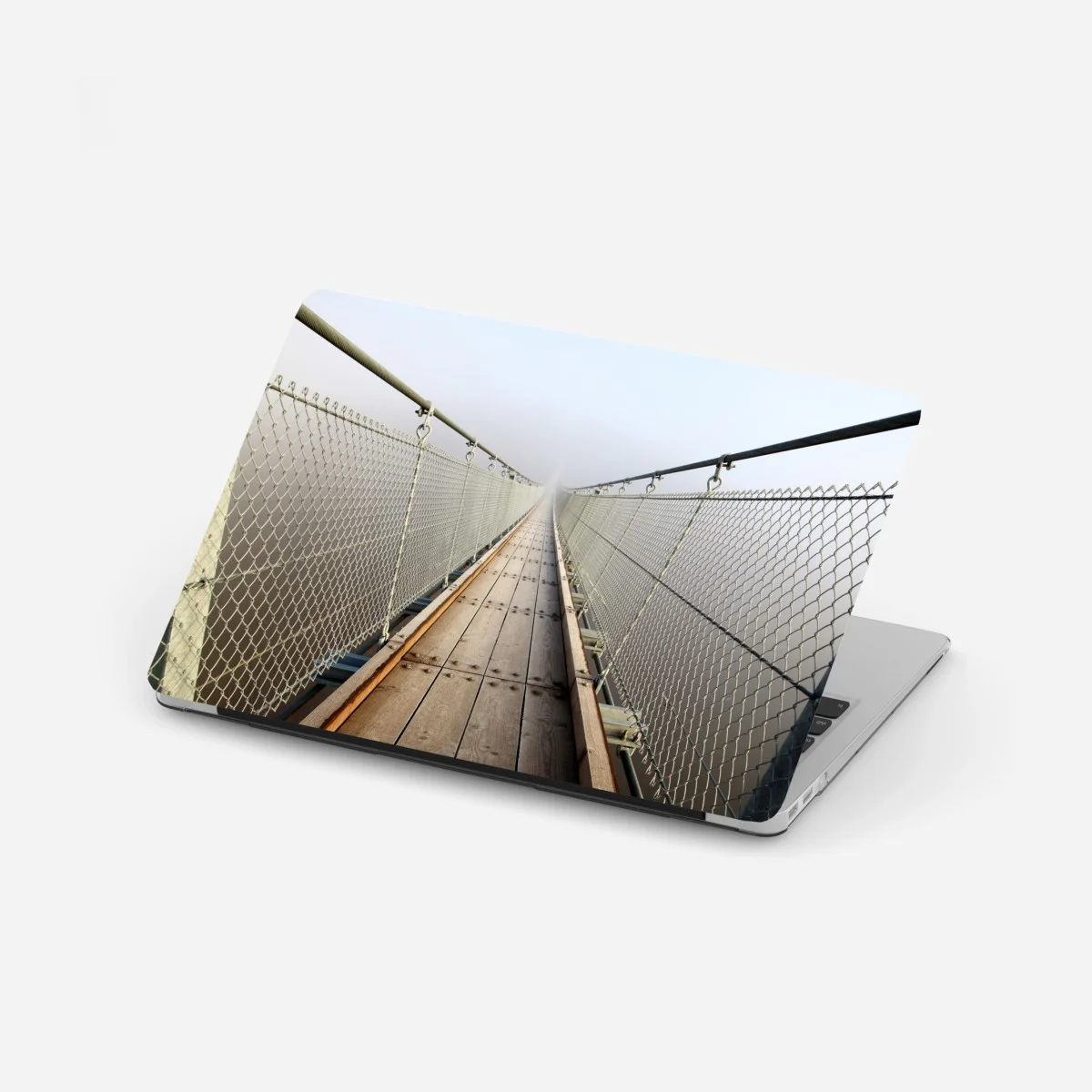 Adesivo per laptop passerella sospesa nella nebbia • Wallissimo® Adesivo per laptop passerella sospesa nella nebbia • Wallissimo®