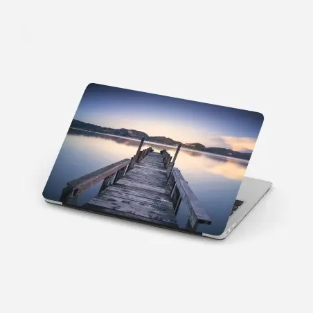 Adesivo per laptop molo in legno al tramonto, Massaciuccoli, Toscana • Wallissimo®